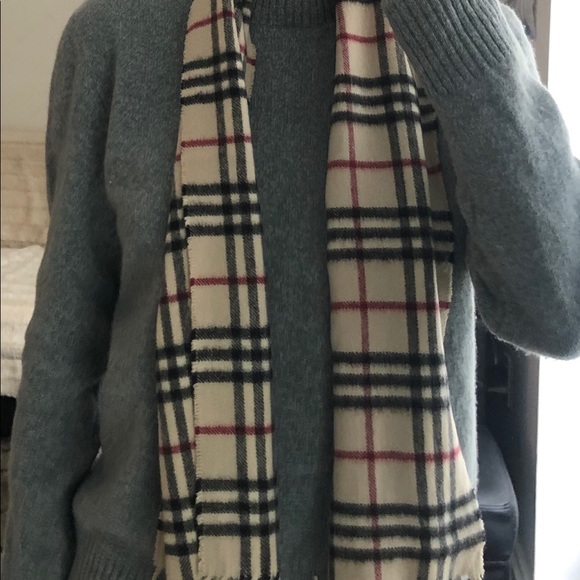 Burberry monogrammed womens cashmere scarf - Picture 6 of 6